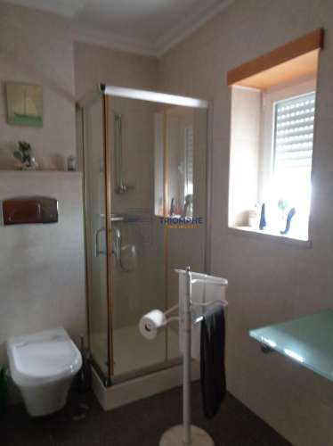 Moradia T4 com Piscina - Lapas - Torres Novas