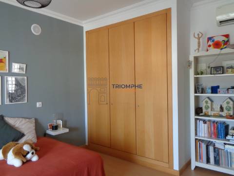 Moradia T4 com Piscina - Lapas - Torres Novas