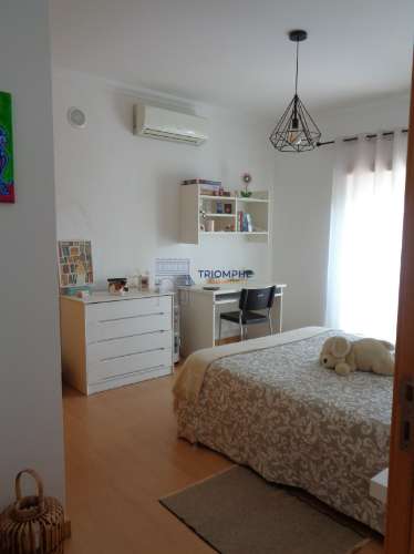 Moradia T4 com Piscina - Lapas - Torres Novas