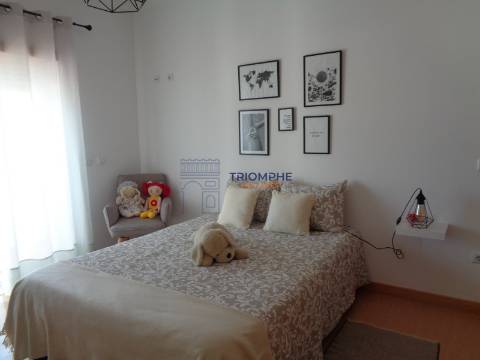 Moradia T4 com Piscina - Lapas - Torres Novas