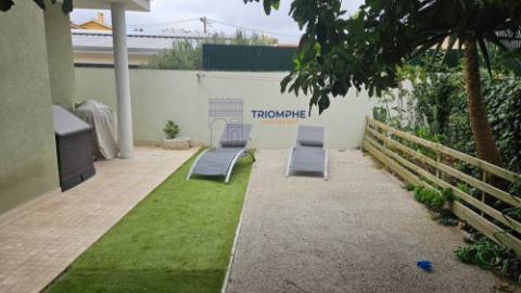 Moradia T2 logradouro Alcabideche,Cascais