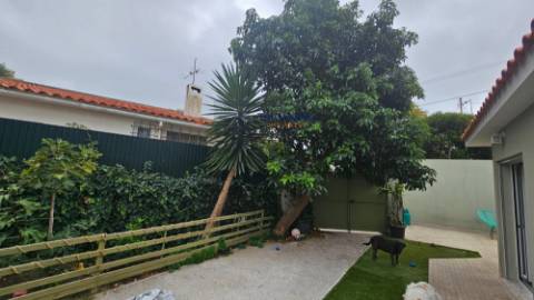 Moradia T2 logradouro Alcabideche,Cascais