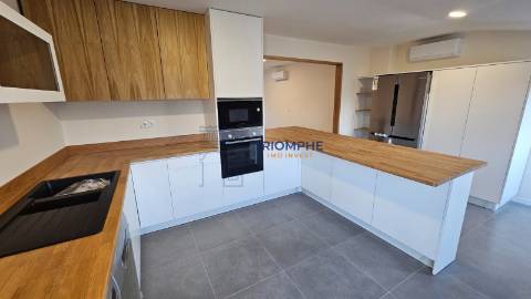 Penthouse T4 de Luxo em Fátima – Exclusividade e Conforto