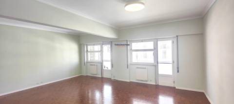 Apartamento T3 Avenidas Novas