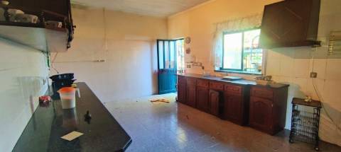 Moradia T2 + 1 com pequena Quinta, Alvorge, Ansião