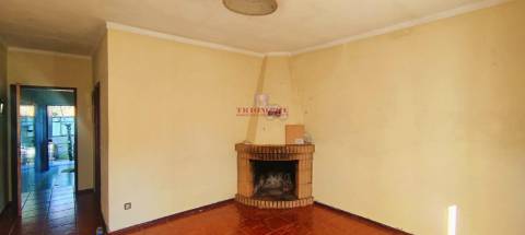 Moradia T2 + 1 com pequena Quinta, Alvorge, Ansião