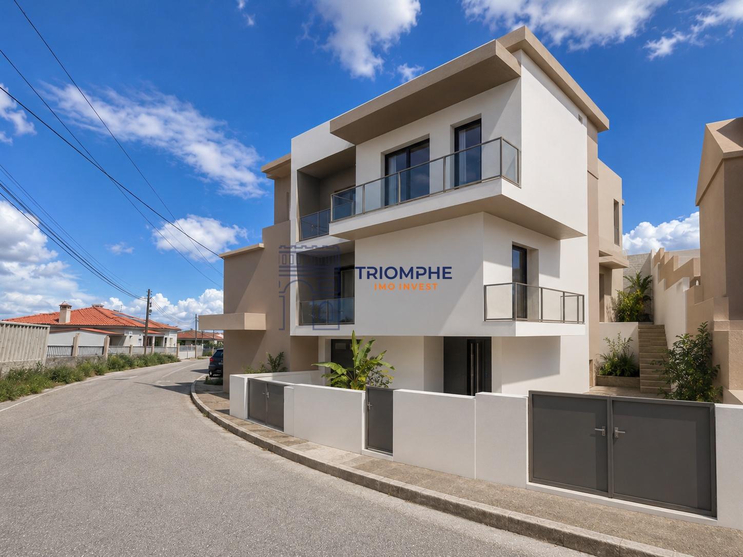 Moradia T5+2 com Piscina e Vista Rio em Santa Iria de Azoia