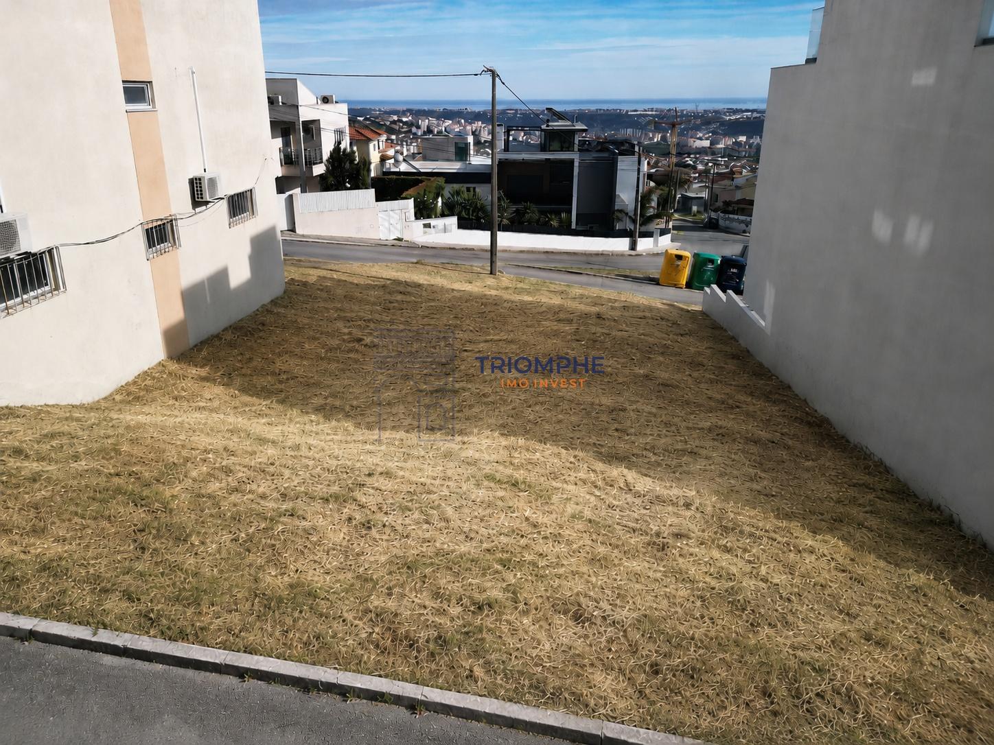 Terreno urbano - 305 m² em Odivelas - Vista Rio