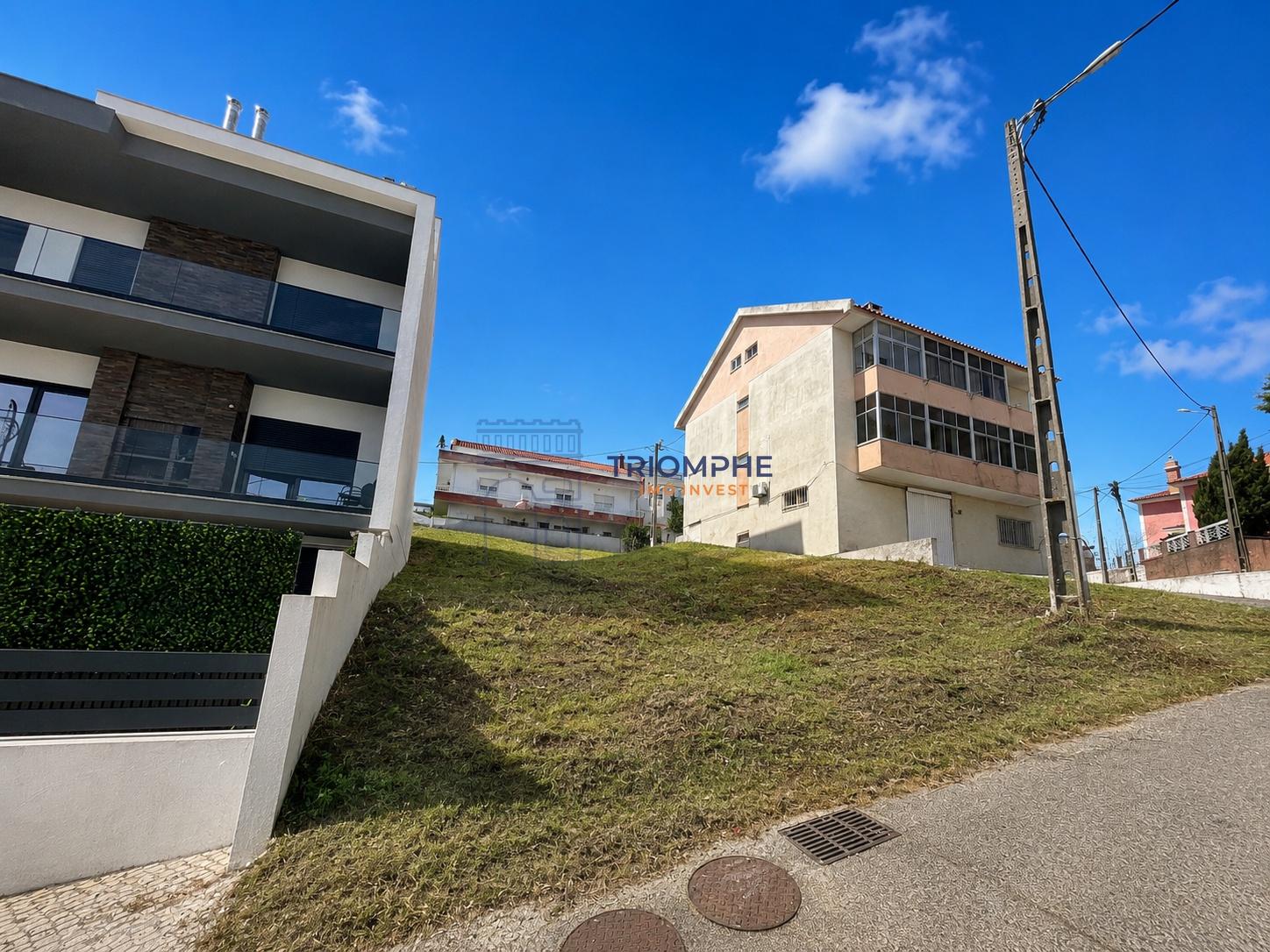 Terreno urbano - 305 m² em Odivelas - Vista Rio