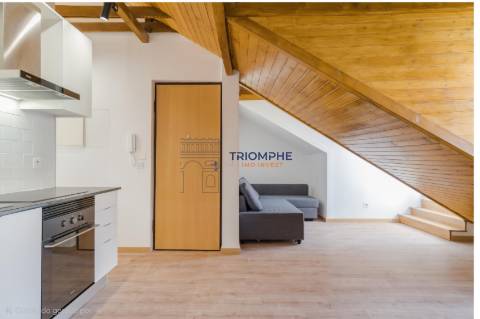 T2 Renovado com Charme Histórico em Dona Estefânia | Investimento com Rendimento