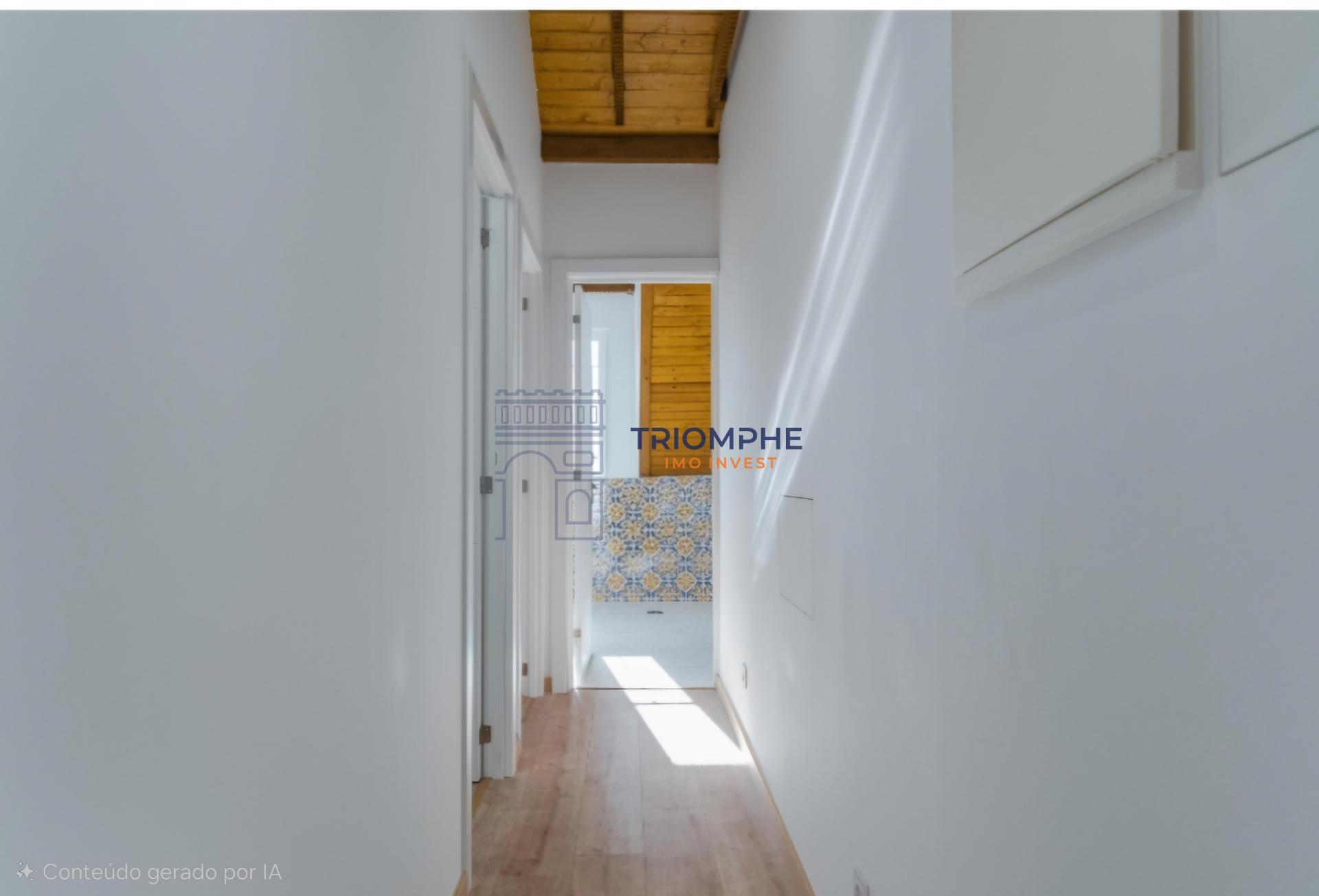 T2 Renovado com Charme Histórico em Dona Estefânia | Investimento com Rendimento