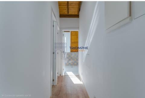 T2 Renovado com Charme Histórico em Dona Estefânia | Investimento com Rendimento