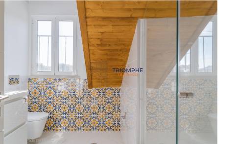 T2 Renovado com Charme Histórico em Dona Estefânia | Investimento com Rendimento