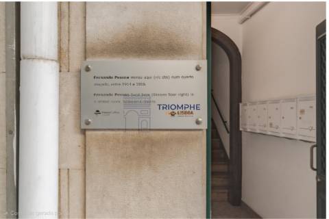 T2 Renovado com Charme Histórico em Dona Estefânia | Investimento com Rendimento
