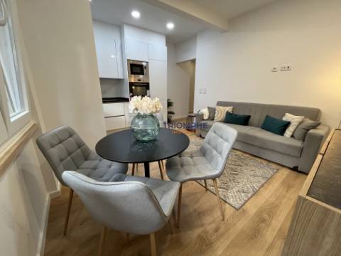 Apartamento T2 Benfica - Totalmente Remodelado