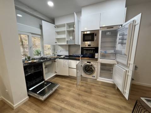 Apartamento T2 Benfica - Totalmente Remodelado