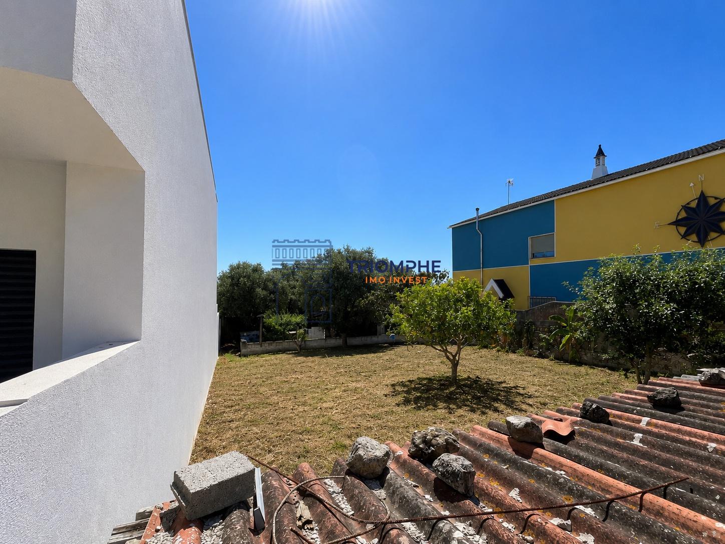 Lote Urbano para Construção de Moradia Geminada | Santa Iria de Azoia