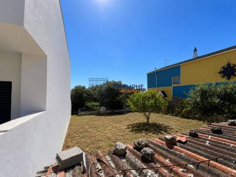 Lote Urbano para Construção de Moradia Geminada | Santa Iria de Azoia