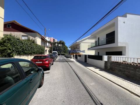 Lote Urbano para Construção de Moradia Geminada | Santa Iria de Azoia