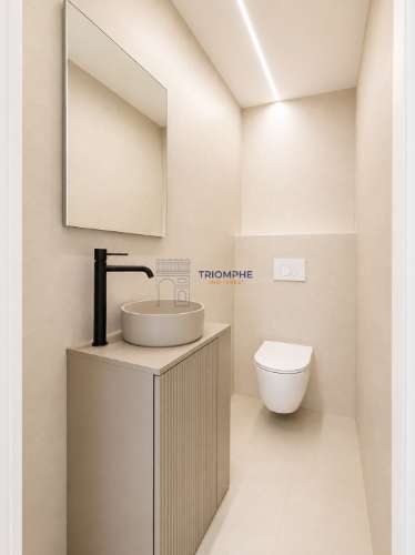 Apartamento T3 totalmente remodelado com duas varandas