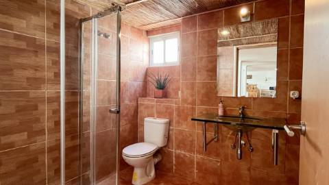 Moradia com 4 Suítes, Piscina e Cave em Azeitão