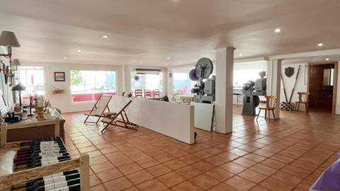 Moradia com 4 Suítes, Piscina e Cave em Azeitão