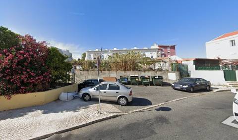 Terreno com 2.000 m² na Ajuda - Lisboa - Potencial de Construção