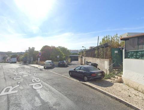 Terreno com 2.000 m² na Ajuda - Lisboa - Potencial de Construção