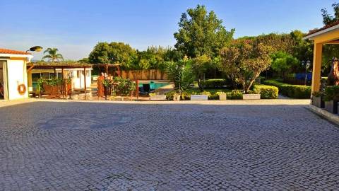 Moradia T3 com piscina + Lote de terreno em Terrugem, Sintra