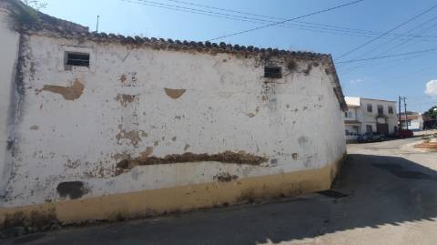 Armazém 187 m² em Alcorochel, Torres Novas | Potencial Moradia