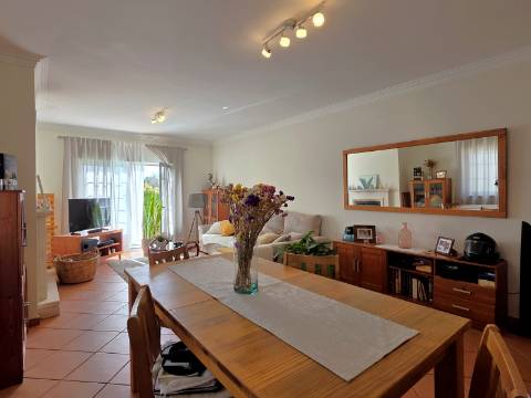 Moradia Independente com Piscina, Garagem em Brejos do Azeitão