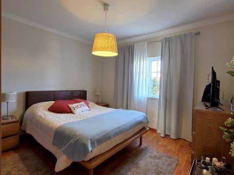 Moradia Independente com Piscina, Garagem em Brejos do Azeitão