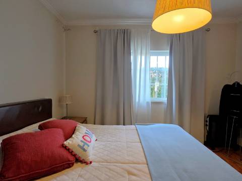 Moradia Independente com Piscina, Garagem em Brejos do Azeitão