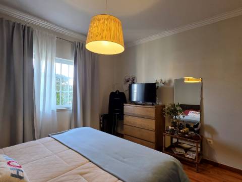 Moradia Independente com Piscina, Garagem em Brejos do Azeitão