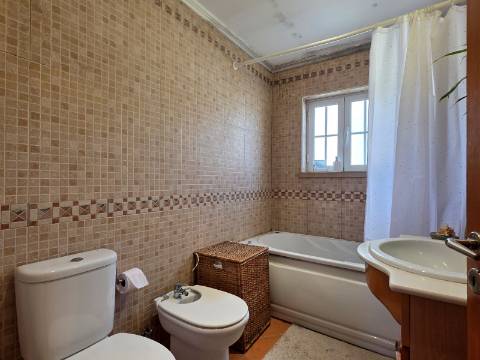 Moradia Independente com Piscina, Garagem em Brejos do Azeitão