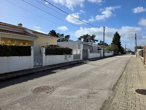Moradia Independente com Piscina, Garagem em Brejos do Azeitão