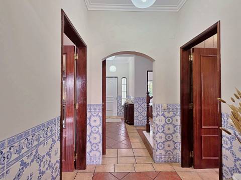 Moradia T5 com piscina e espaço para churrasco em Palmela