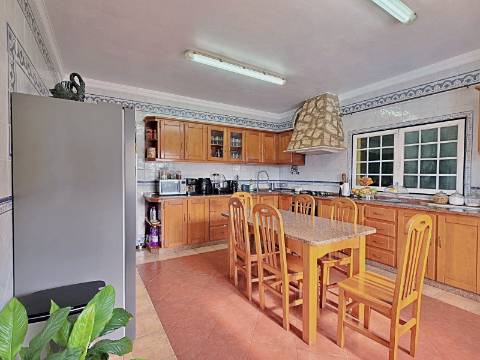 Moradia T5 com piscina e espaço para churrasco em Palmela