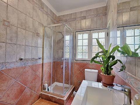 Moradia T5 com piscina e espaço para churrasco em Palmela