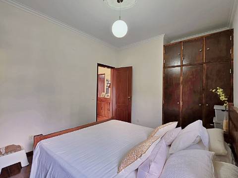 Moradia T5 com piscina e espaço para churrasco em Palmela