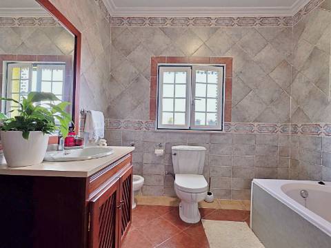 Moradia T5 com piscina e espaço para churrasco em Palmela