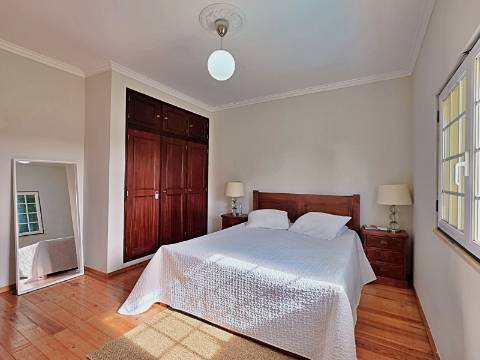 Moradia T5 com piscina e espaço para churrasco em Palmela