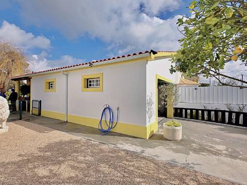 Moradia T5 com piscina e espaço para churrasco em Palmela