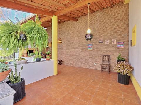 Moradia T5 com piscina e espaço para churrasco em Palmela