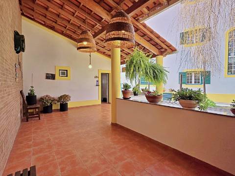 Moradia T5 com piscina e espaço para churrasco em Palmela