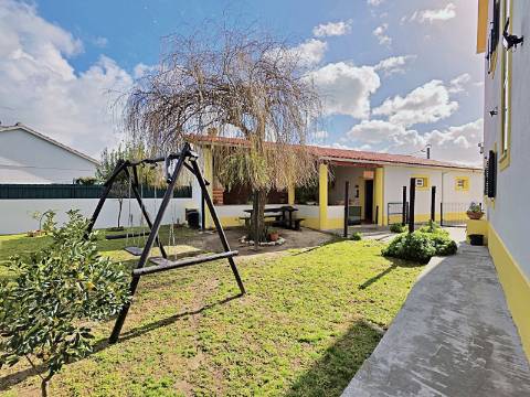 Moradia T5 com piscina e espaço para churrasco em Palmela