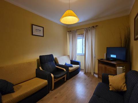 Apartamento T1 em Sesimbra | Centro da Vila e Perto da Praia