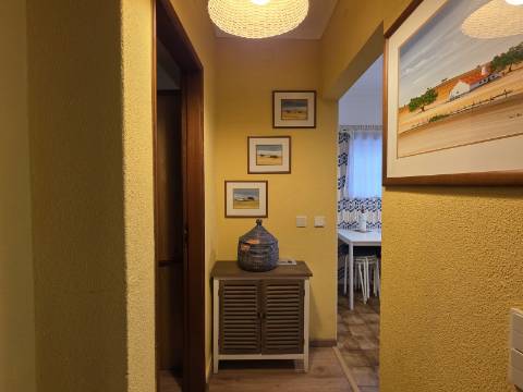 Apartamento T1 em Sesimbra | Centro da Vila e Perto da Praia