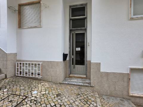 Apartamento T1 em Sesimbra | Centro da Vila e Perto da Praia