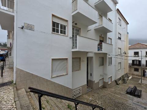 Apartamento T1 em Sesimbra | Centro da Vila e Perto da Praia